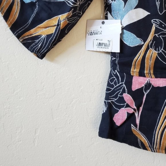 O'Neill Black Floral Print Elbow Sleeve V-Neck Wrap Top NWT Small - Picture 7 of 8